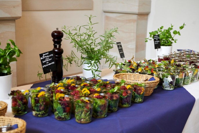 Як організувати виїзний кейтеринг для конференції Як організувати виїзний кейтеринг для конференції