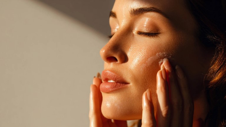 Крем чи сироватка: що краще для роздратованої шкіри