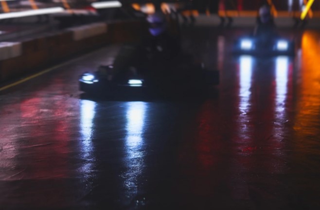 Екстрим у Львові: картинг та аеротруба — купити політ і драйв